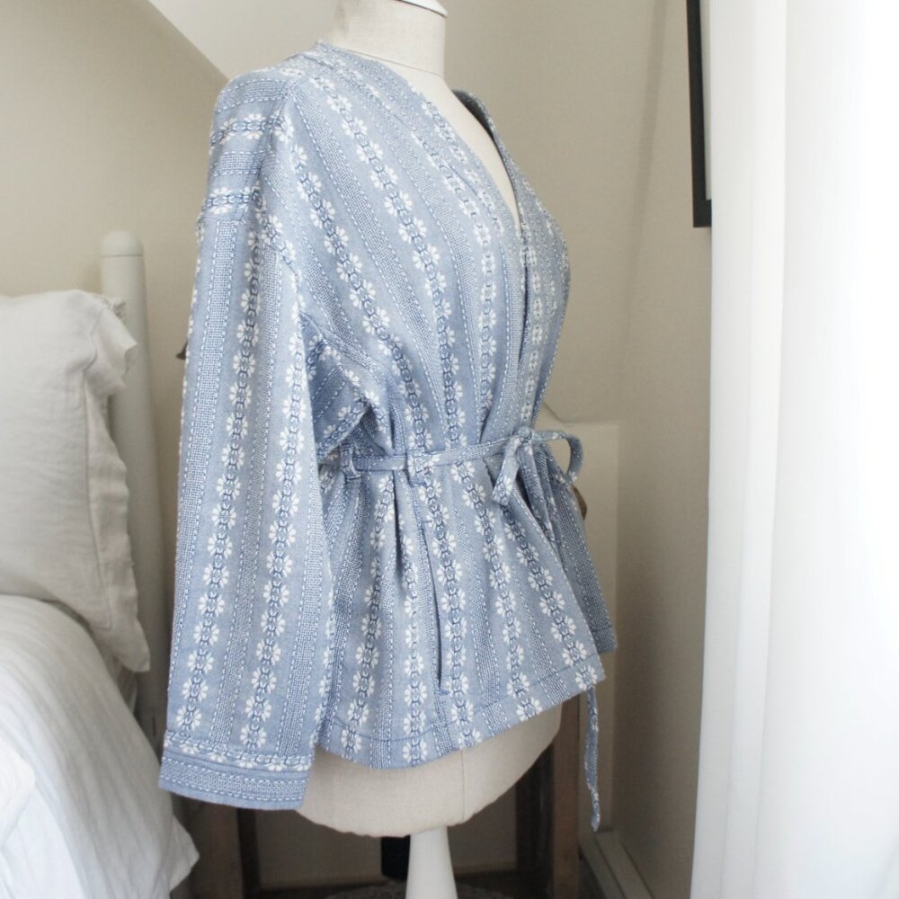 Madewell Blue Quilted Floral Jacquard Tie-Waist Shirt Blouse Size Medium - Picture 11 of 11